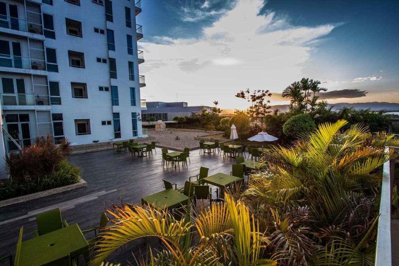 C Suites At Mactan Newtown Lapu-Lapu City Eksteriør bilde